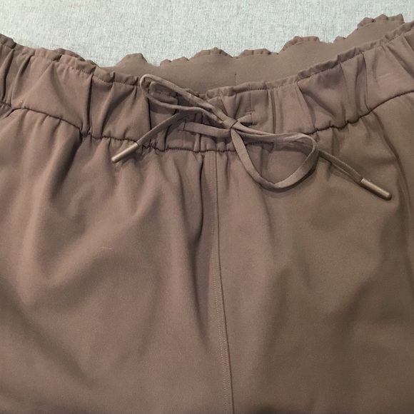 Lululemon Comfortable Pants In Size 12 - Picture 2 of 4